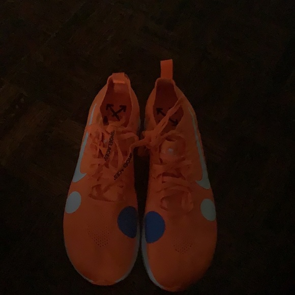 These are Nike and off white collaboration. name: Nike zoom fly Mercurial - Picture 4 of 4